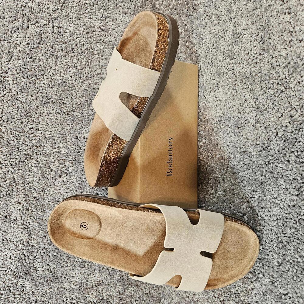 Women's beige cork slip/on sandals by Bodantory. Size 9. NIB